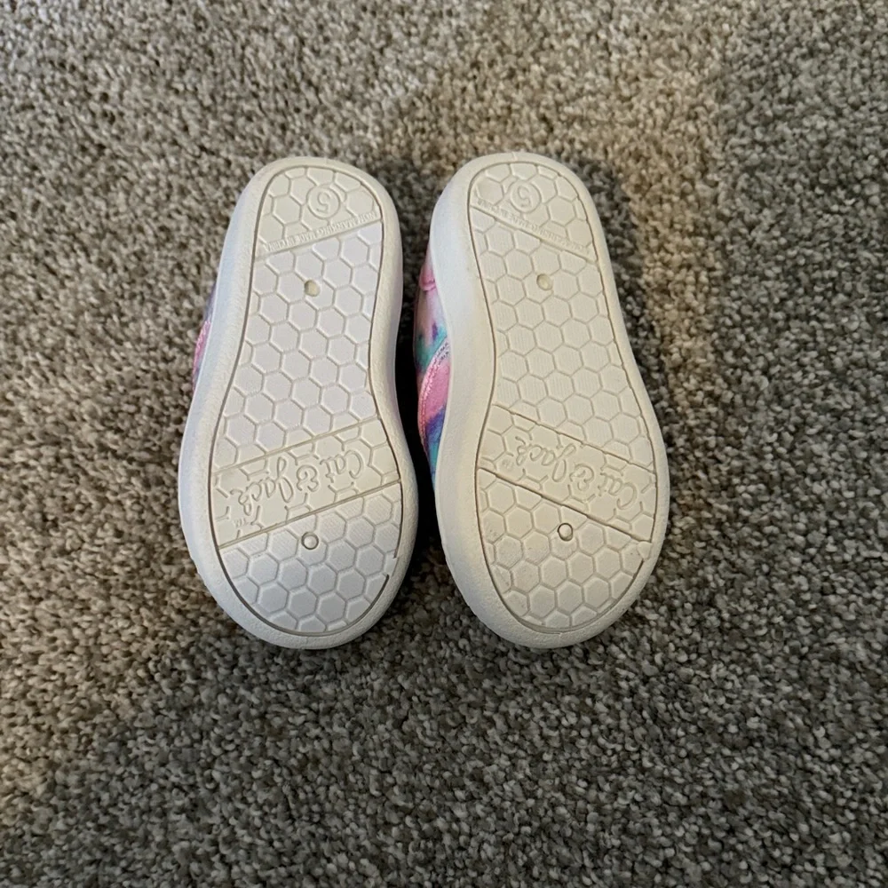 Kids Size 5 shoes. Disney, cat & jack, old navy - Picture 2 of 7